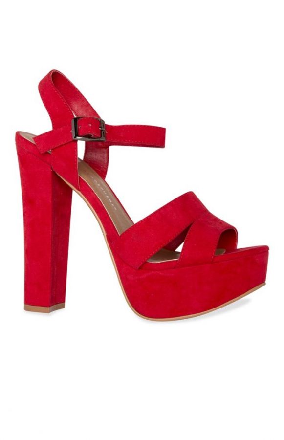 Zapatos de tacón de ante rojos con plataforma